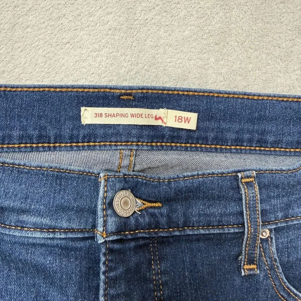 Levis 318 Shaping Wide Leg Jeans Womens 18W Medium Wash Denim Stretch 00337-0000
